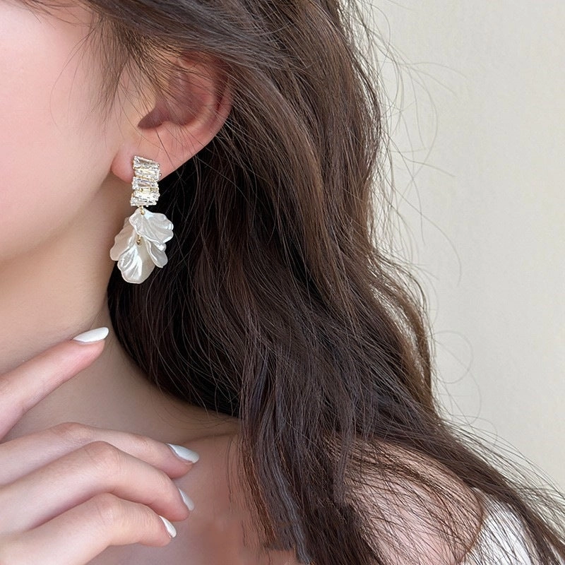 Wholesale Silver Needle Copper Micro-Inlaid Zirconia Petal Earrings