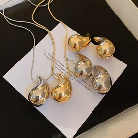 Wholesale Silver Needle Water Drop Simple Fashion Earrings Necklace Set