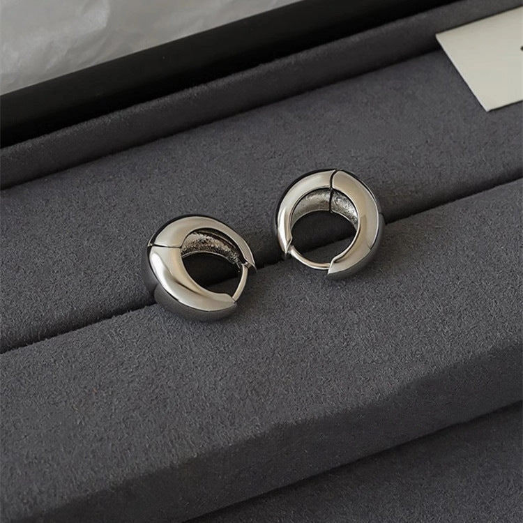 Wholesale Simple oval silver needle earrings