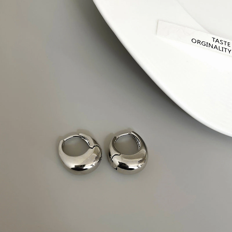 Wholesale Simple oval silver needle earrings