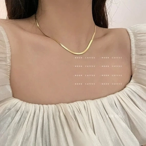 Wholesale Simple snake bone chain versatile temperament clavicle chain