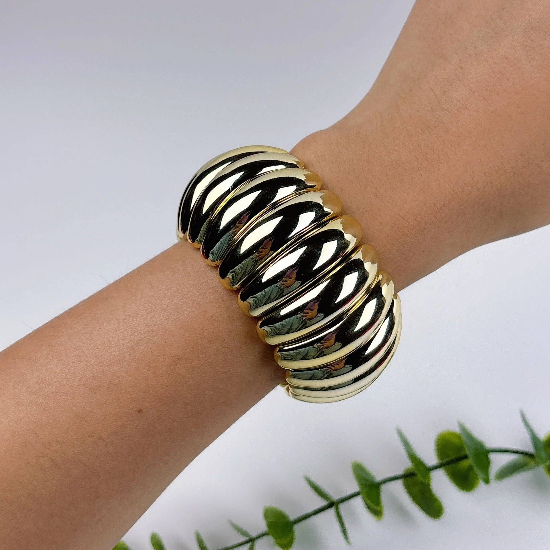 Wholesale simple spiral snake ring personality fashion bracelet