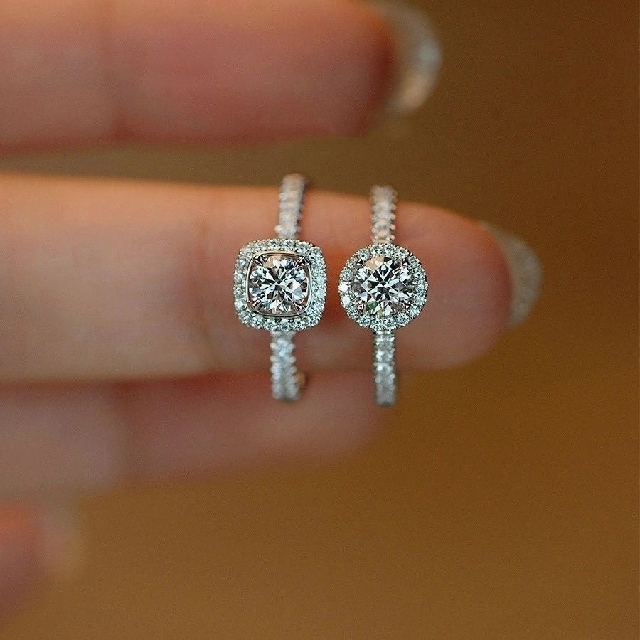 Wholesale Simulated Moissanite Round and Square One Carat Ring