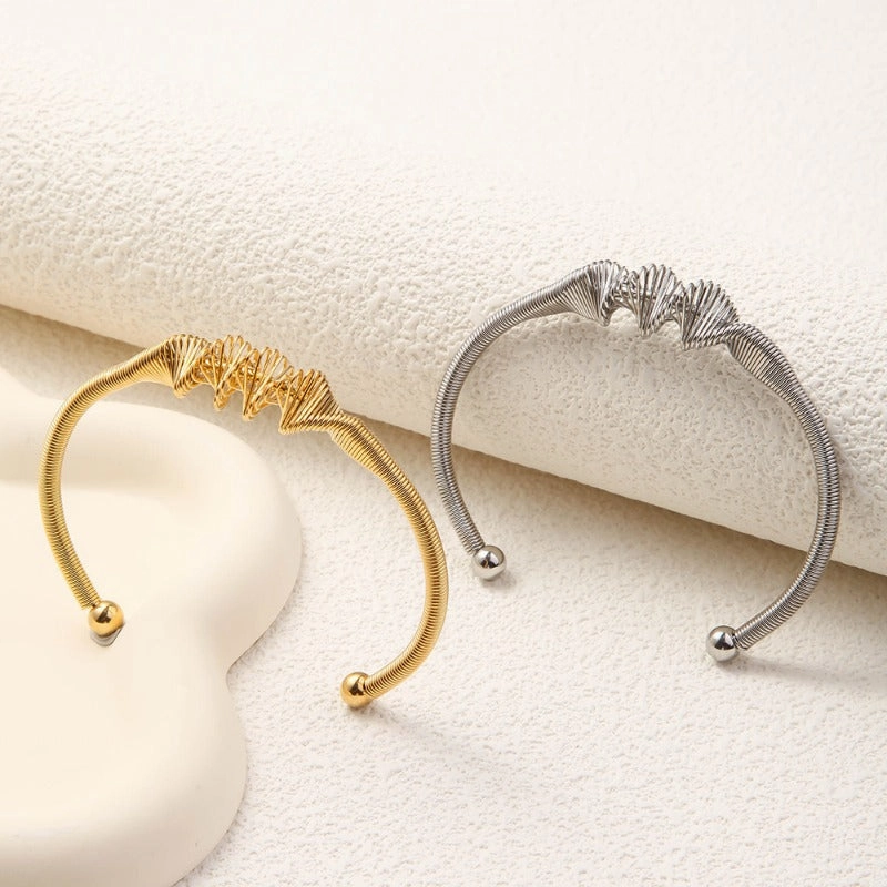 Wholesale Spring Wave Non fading Simple and High end Light Luxury Bracelet