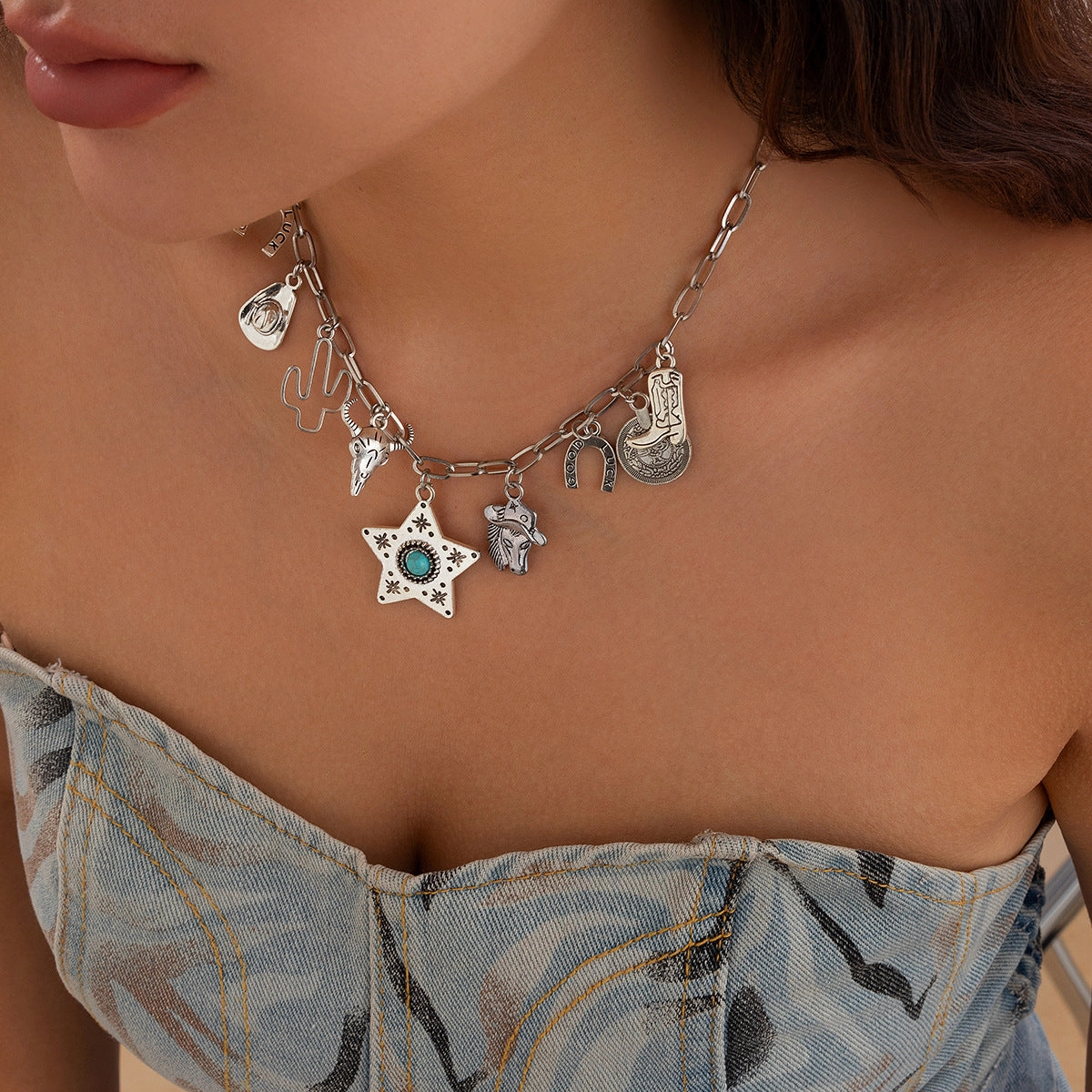 Wholesale Stacked Bull Head Western Style Short Clavicle Chain Maillard Retro Ethnic Imitation Turquoise Necklace