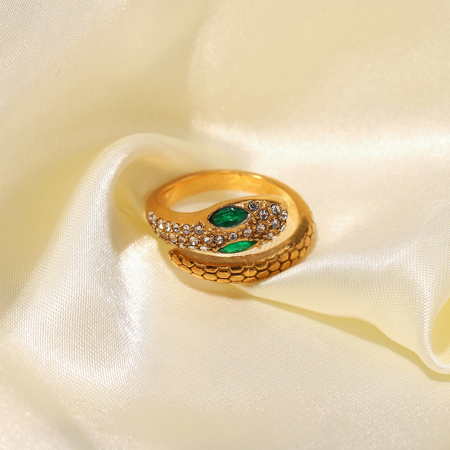 Wholesale Stainless Steel 18K Gold Plated Serpentine Zircon Ring