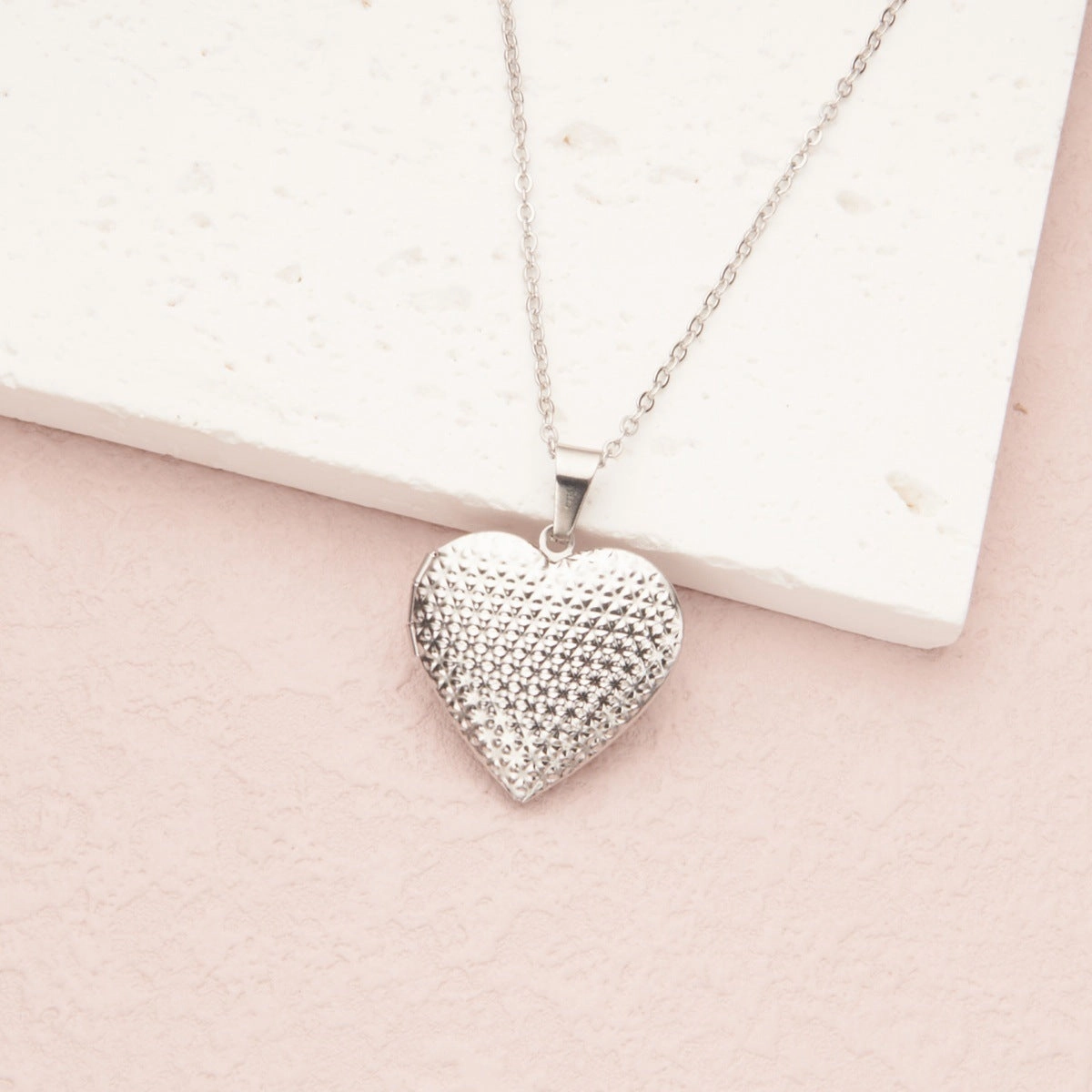 Wholesale Stainless Steel Necklace Gold Heart Pattern Frame Box Pendant O-Chain