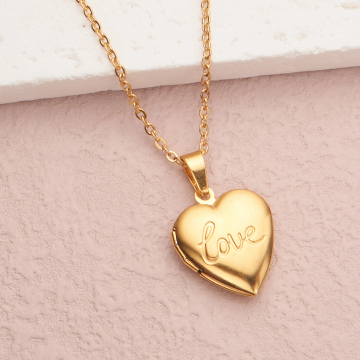 Wholesale Stainless Steel Necklace Gold Heart Pattern Frame Box Pendant O-Chain