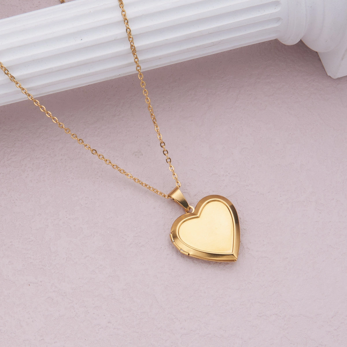 Wholesale Stainless Steel Necklace Gold Heart Pattern Frame Box Pendant O-Chain