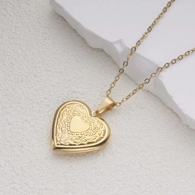 Wholesale Stainless Steel Necklace Gold Heart Pattern Frame Box Pendant O-Chain