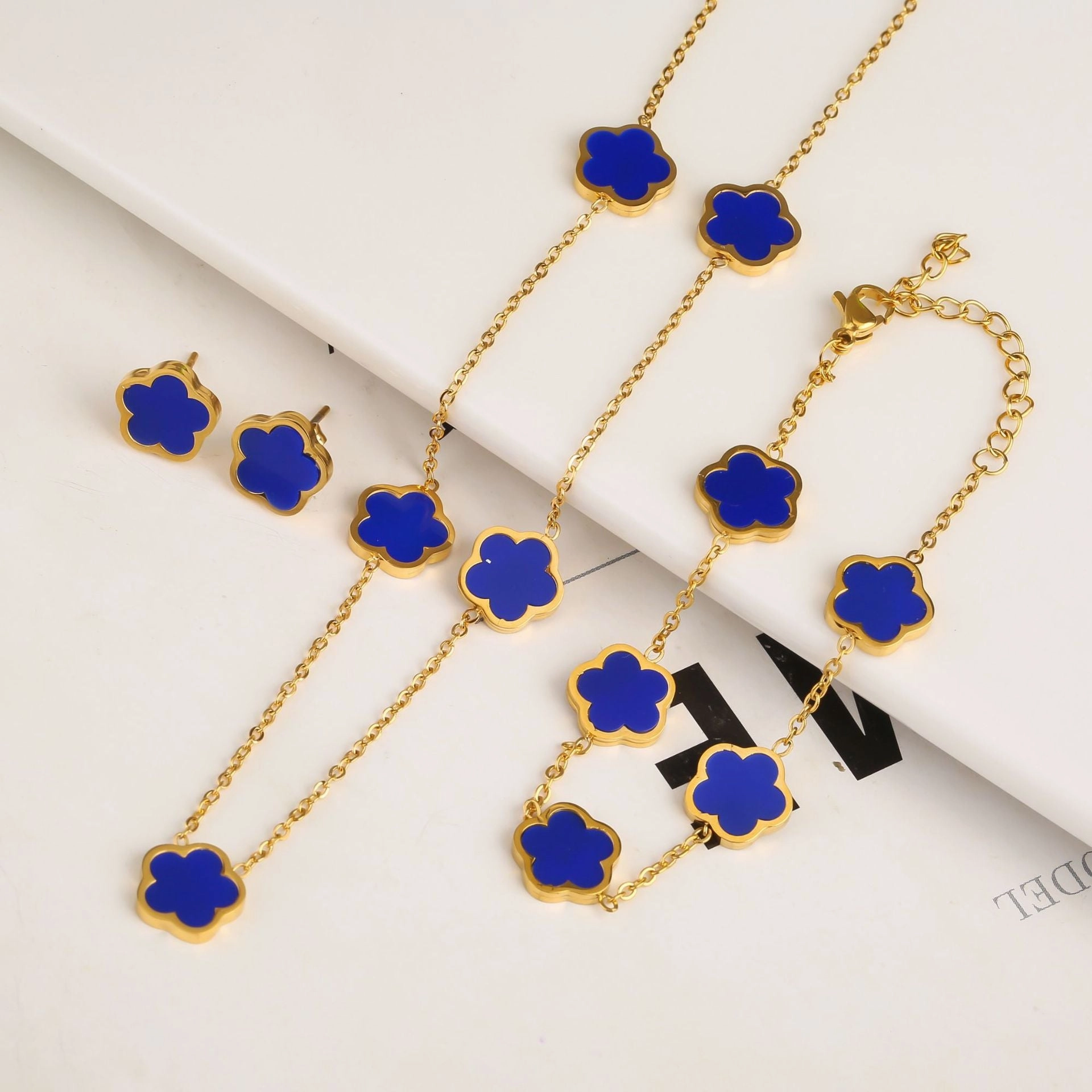 Wholesale Stainless Steel Plant Fritillaria Five Leaf Petal Bracelet Necklace Set
