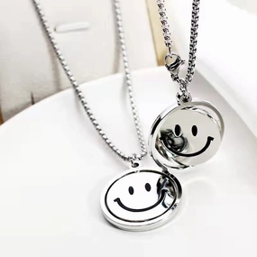 Wholesale Stainless Steel Rotating Smiley Face Sweater Chain