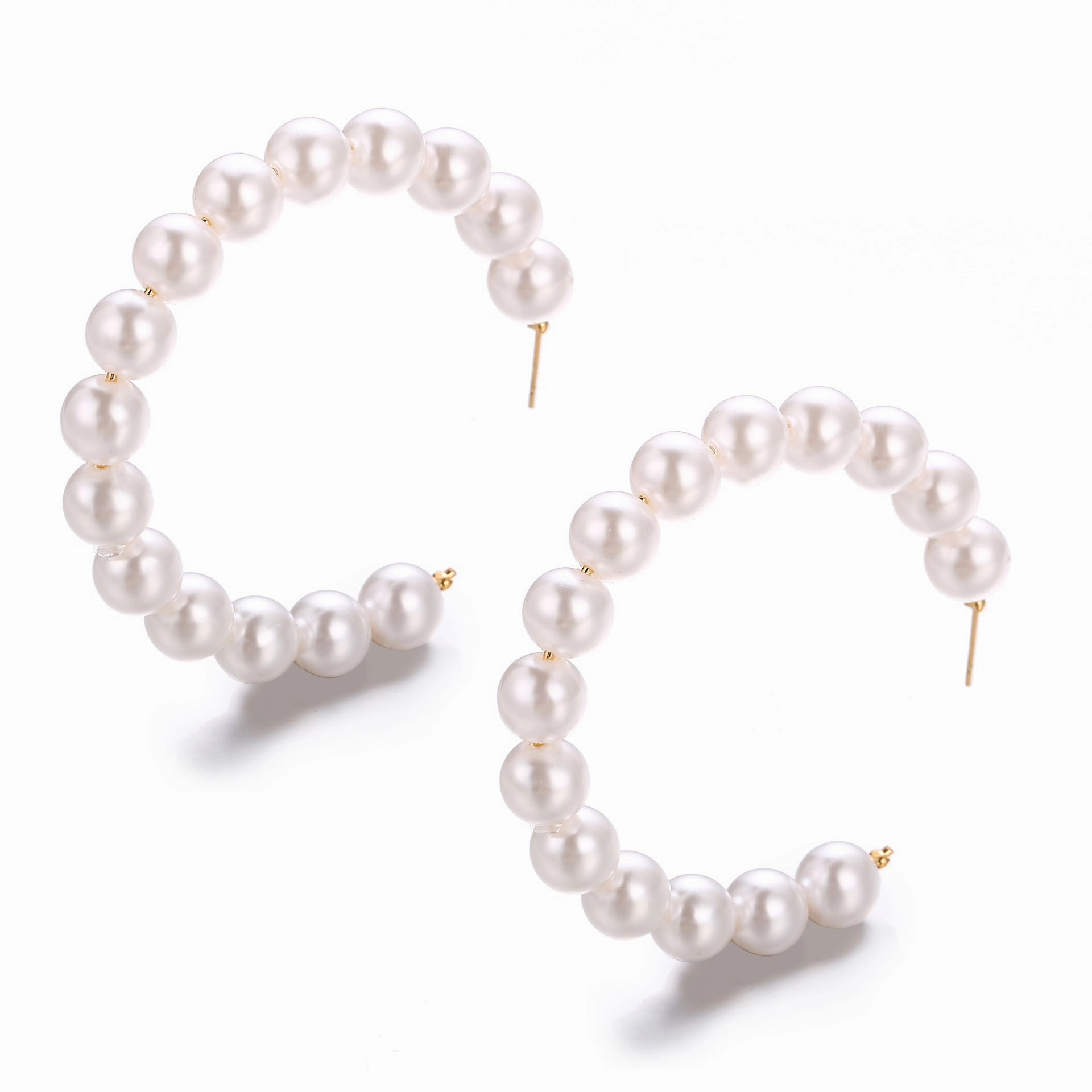 Wholesale Statemente Imitation Pearl Alloy Hoop Earrings