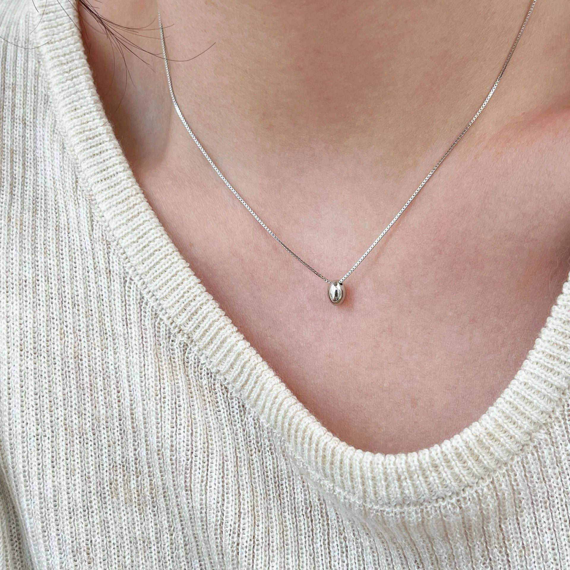 Wholesale Sterling silver small bean clavicle necklace