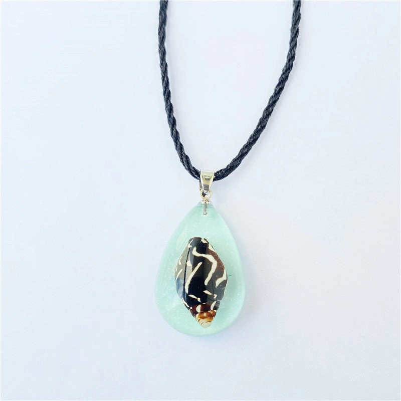 Wholesale Summer Conch Amber Resin Necklace