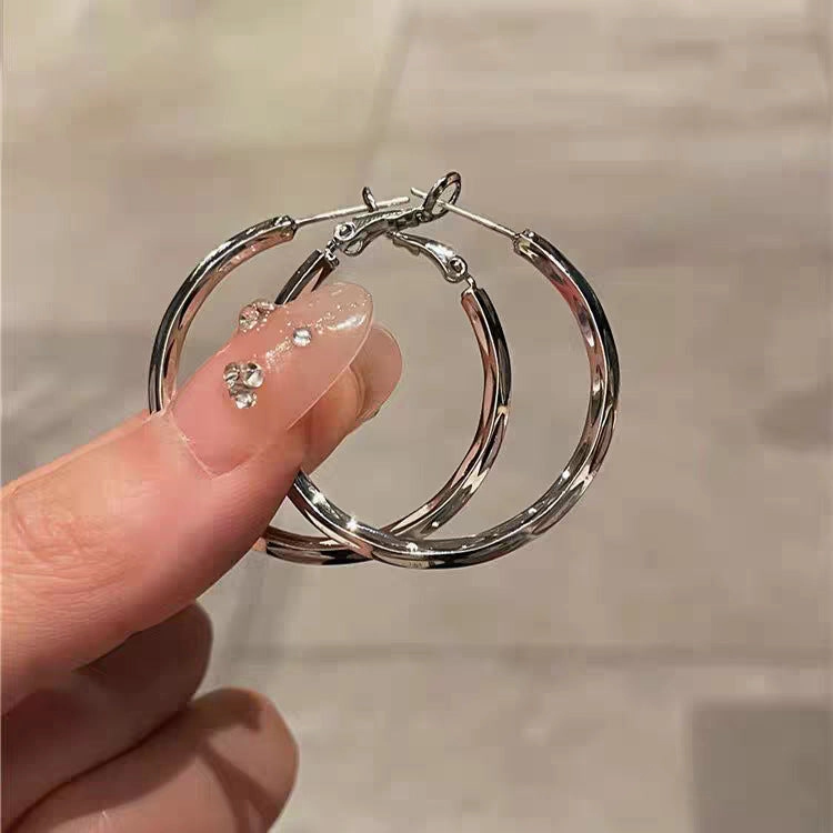 Wholesale Sweet and cool style hot girl plain hoop earrings