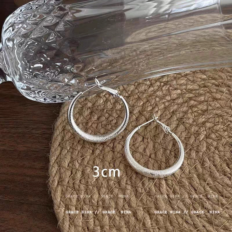 Wholesale Sweet and cool style hot girl plain hoop earrings
