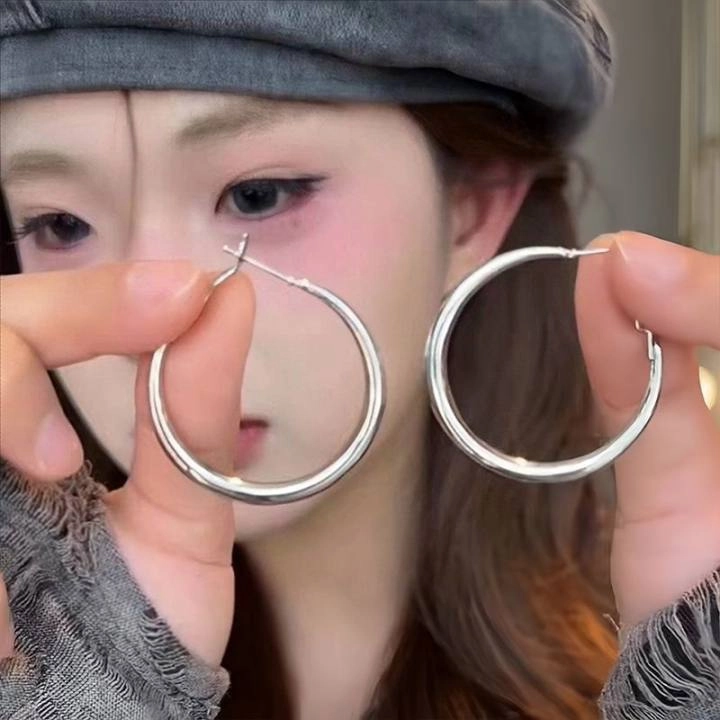 Wholesale Sweet and cool style hot girl plain hoop earrings