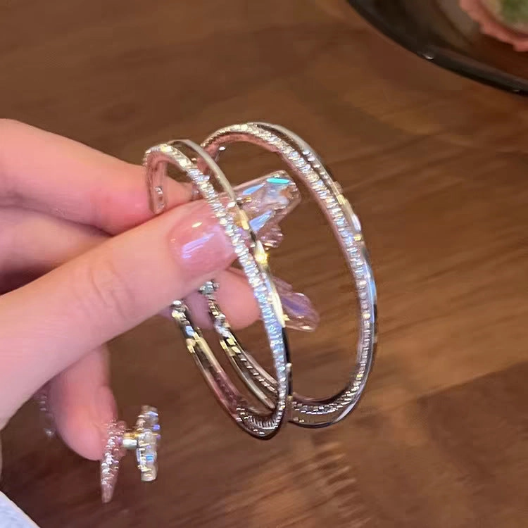 Wholesale Sweet and cool style hot girl plain hoop earrings