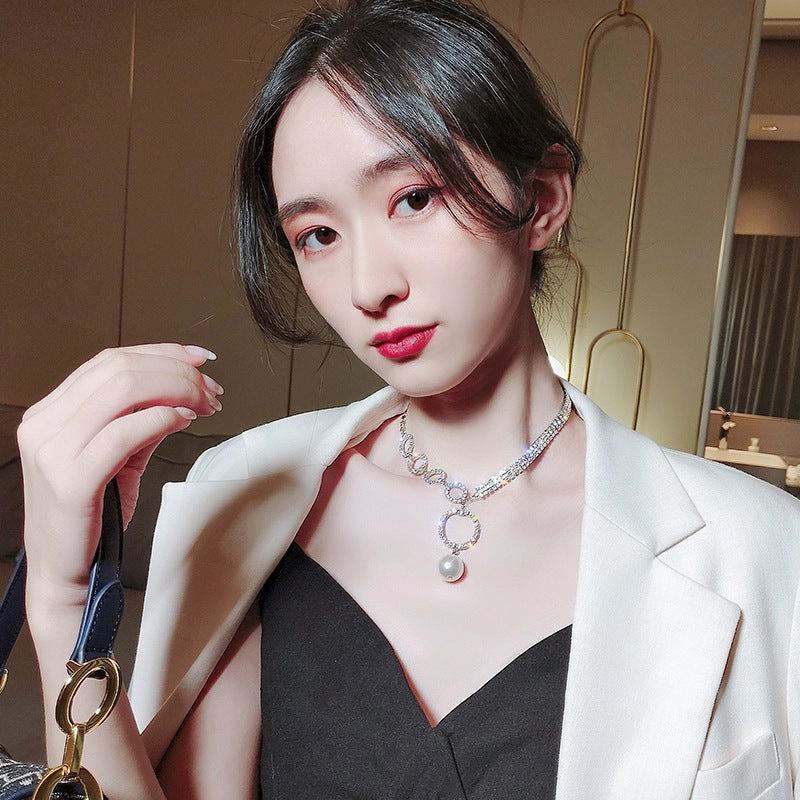 Wholesale Temperament Full of Diamonds, Large Rings, Pearls, Female Chains, Bone Chains