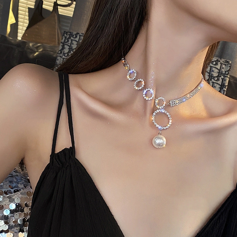 Wholesale Temperament Full of Diamonds, Large Rings, Pearls, Female Chains, Bone Chains