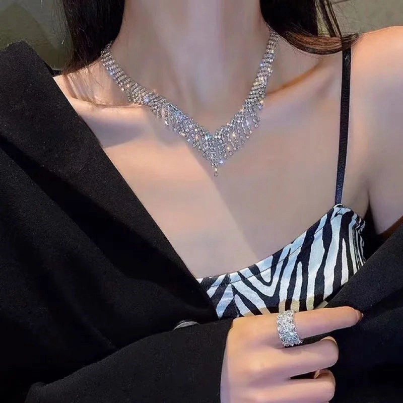 Wholesale Textured Super Flash Rhinestone Tassel Necklace Women's Short Necklace Internet Celebrity Clavicle Chain