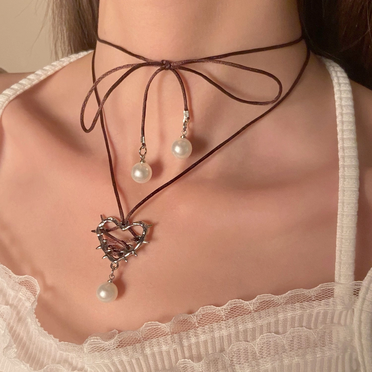 Wholesale Thorn Heart Wrapped Ribbon Pearl Pendant Necklace