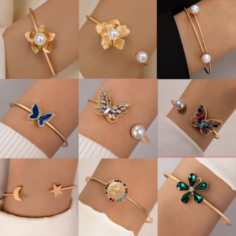 Wholesale Three-dimensional Flower Inlaid Pearl Open Bracelet