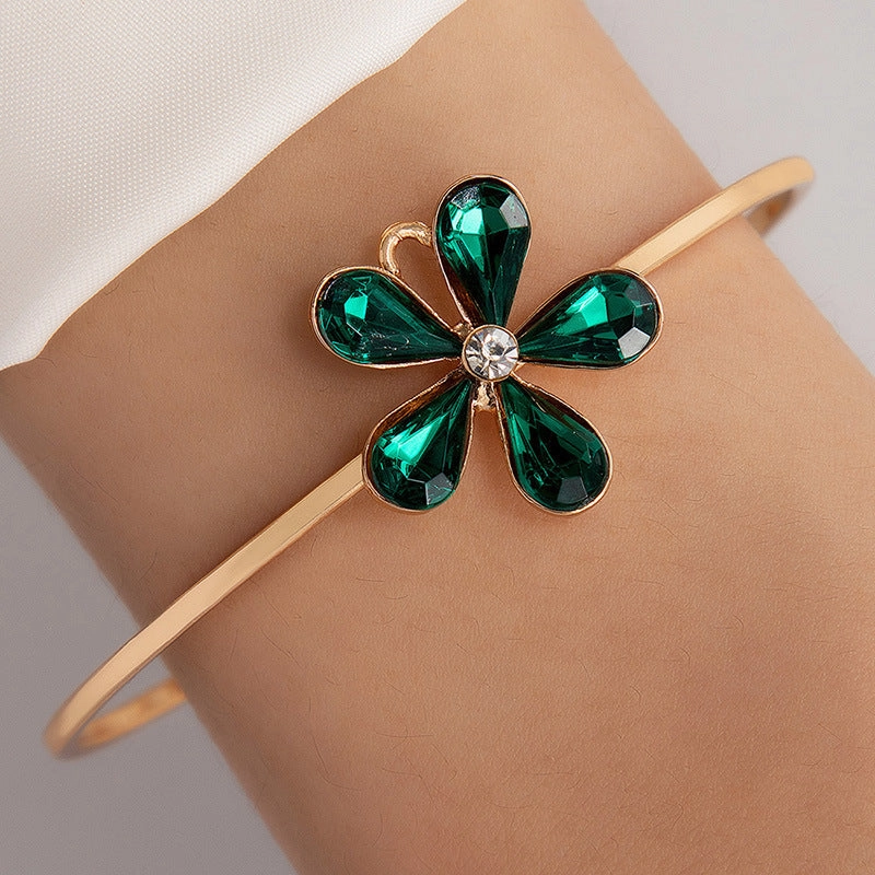 Wholesale Three-dimensional Flower Inlaid Pearl Open Bracelet