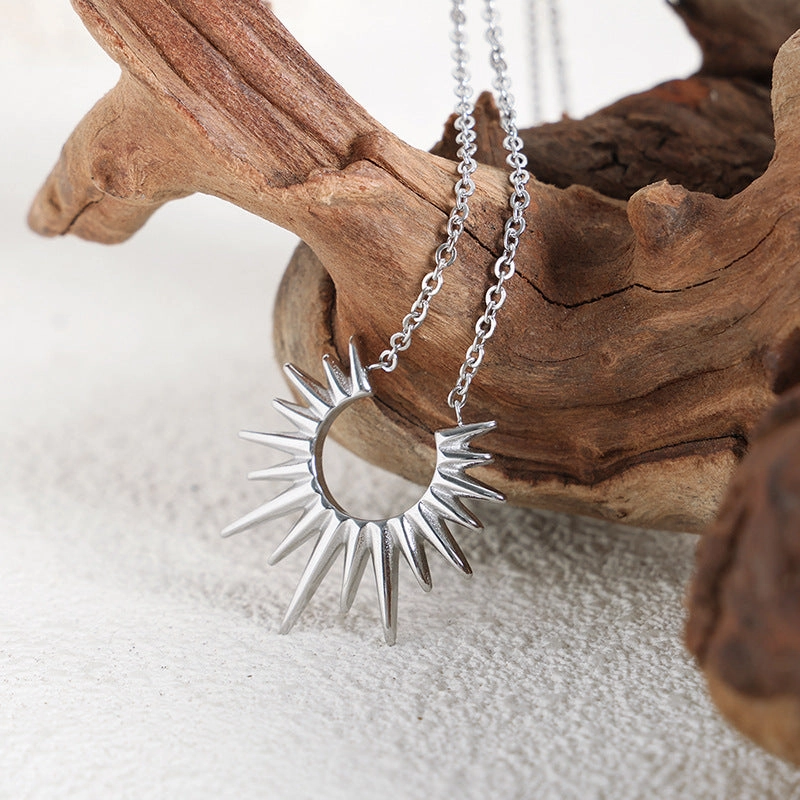 Wholesale Titanium steel 18k retro non-fading versatile women's sunflower exaggerated clavicle necklace