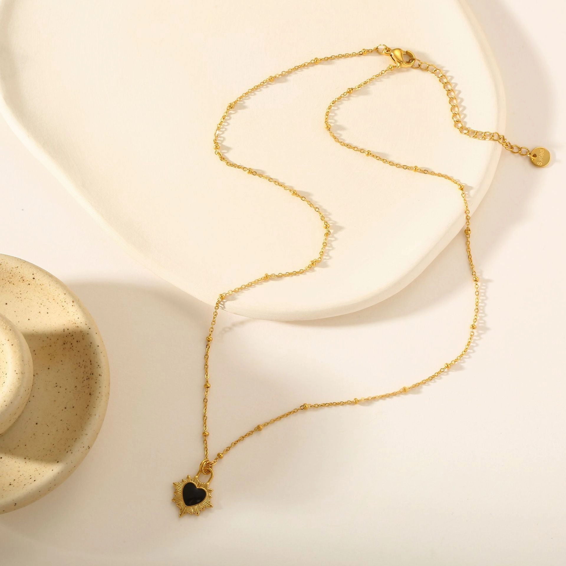 Wholesale Titanium steel gold peach heart non-fading temperament wear cold style neutral necklace