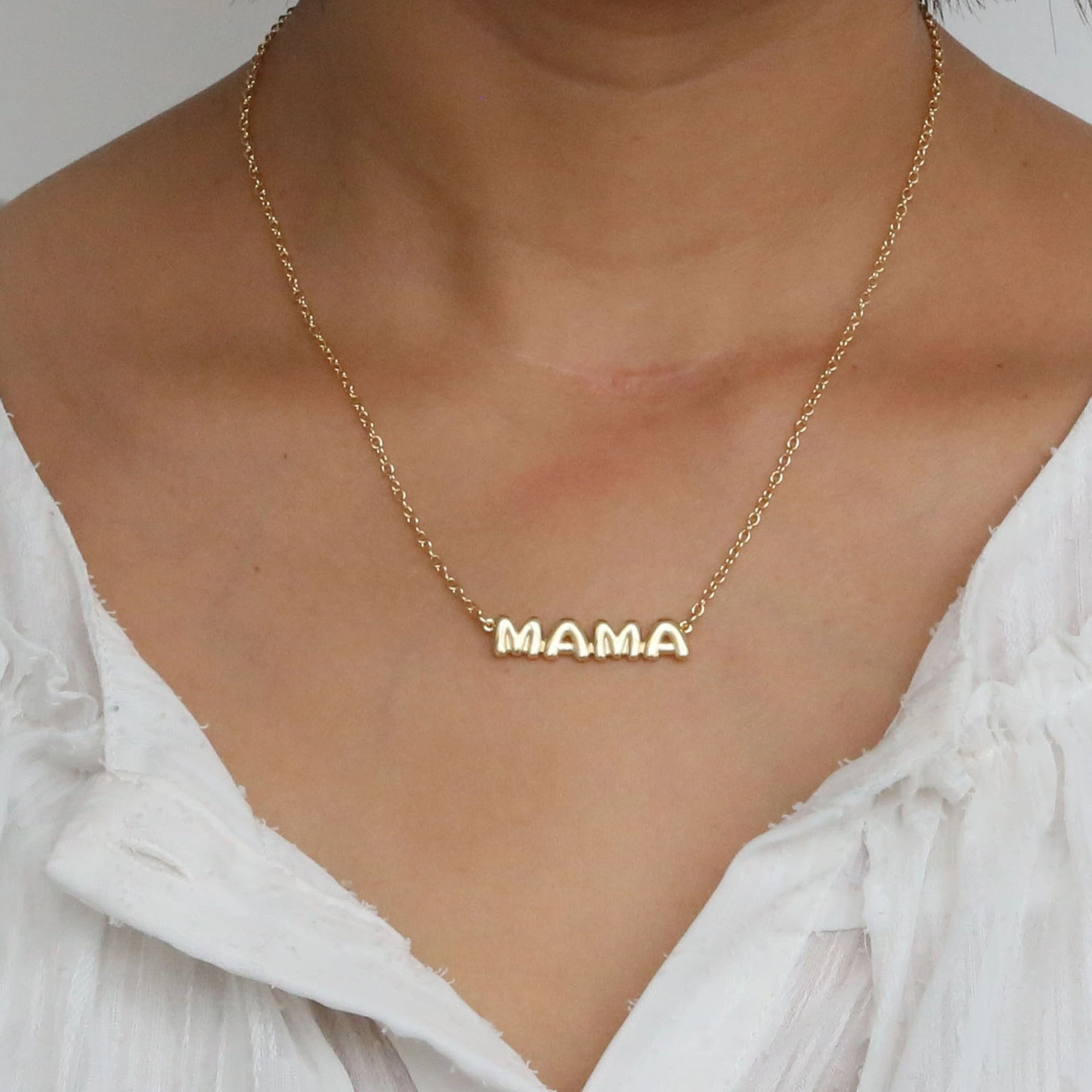 Wholesale Trendy 18k Gold-tone Brass Glossy Bubble Feel LOVE MAMA XOXO Pendant Necklace