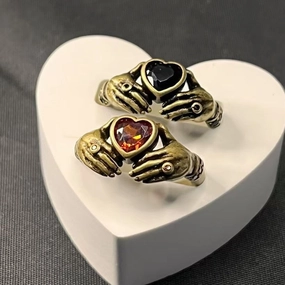 Wholesale Trendy Retro Carving Hands Embrace Red Zircon Couple's Ring Finger Ring Design All-match Valentine's Day