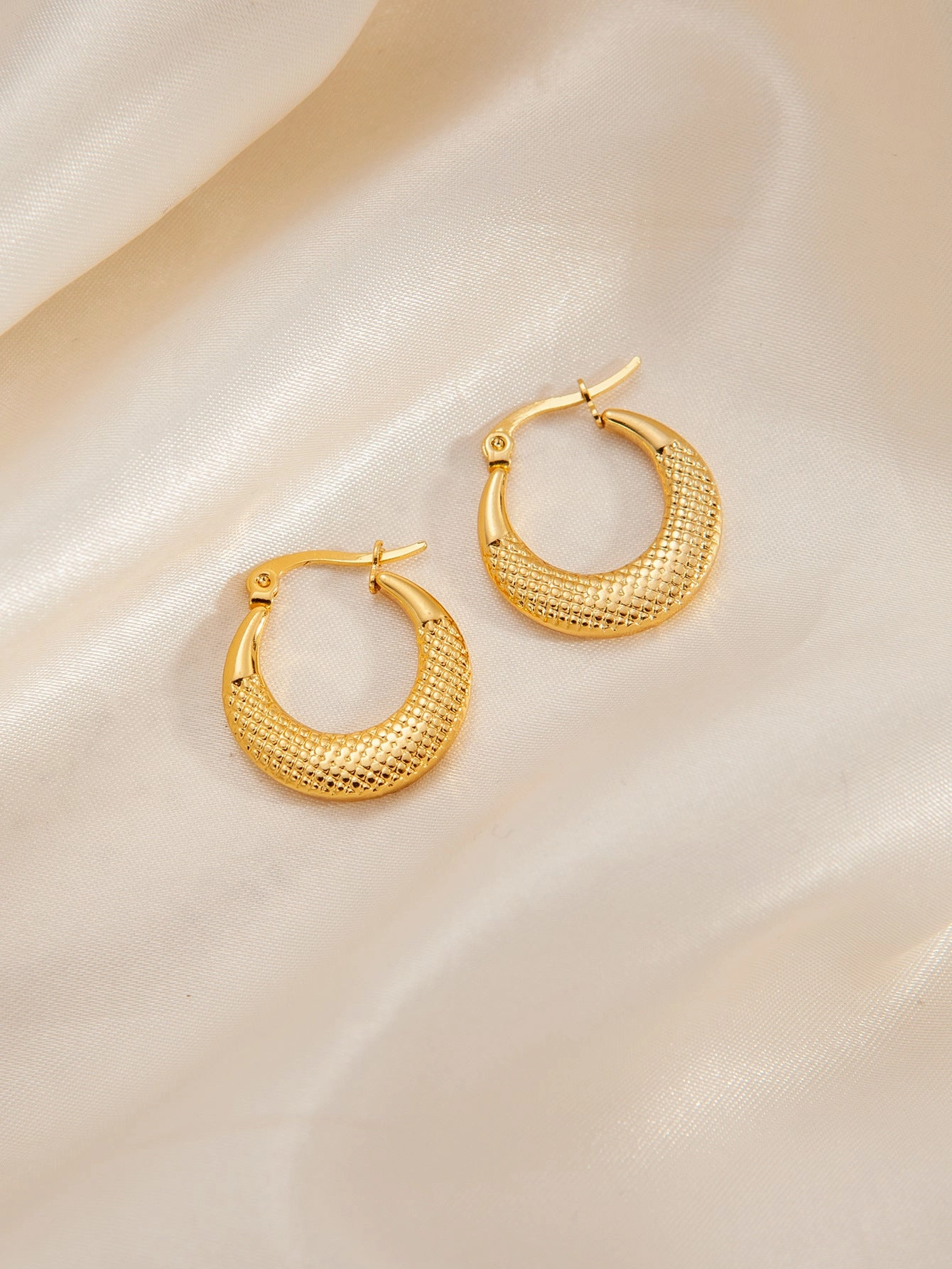 Wholesale Trendyy Metal Titanium Steel Geometric Glossy Retro Versatile Stainless Steel Earrings