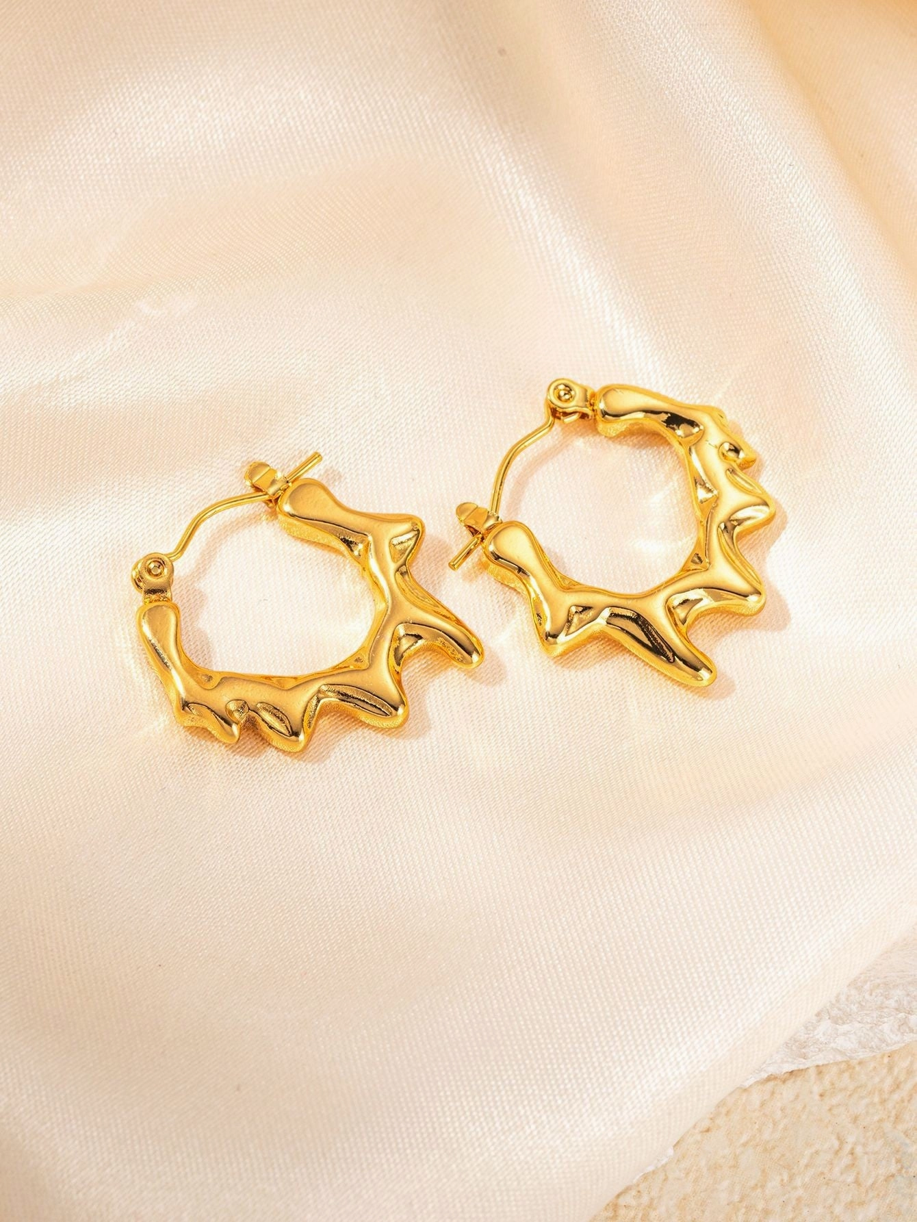 Wholesale Trendyy Metal Titanium Steel Geometric Glossy Retro Versatile Stainless Steel Earrings