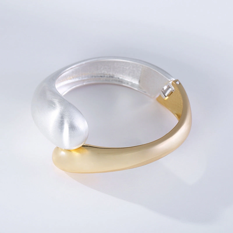 Wholesale Two-color Stitching Open Alloy Spring Buckle Bracelet