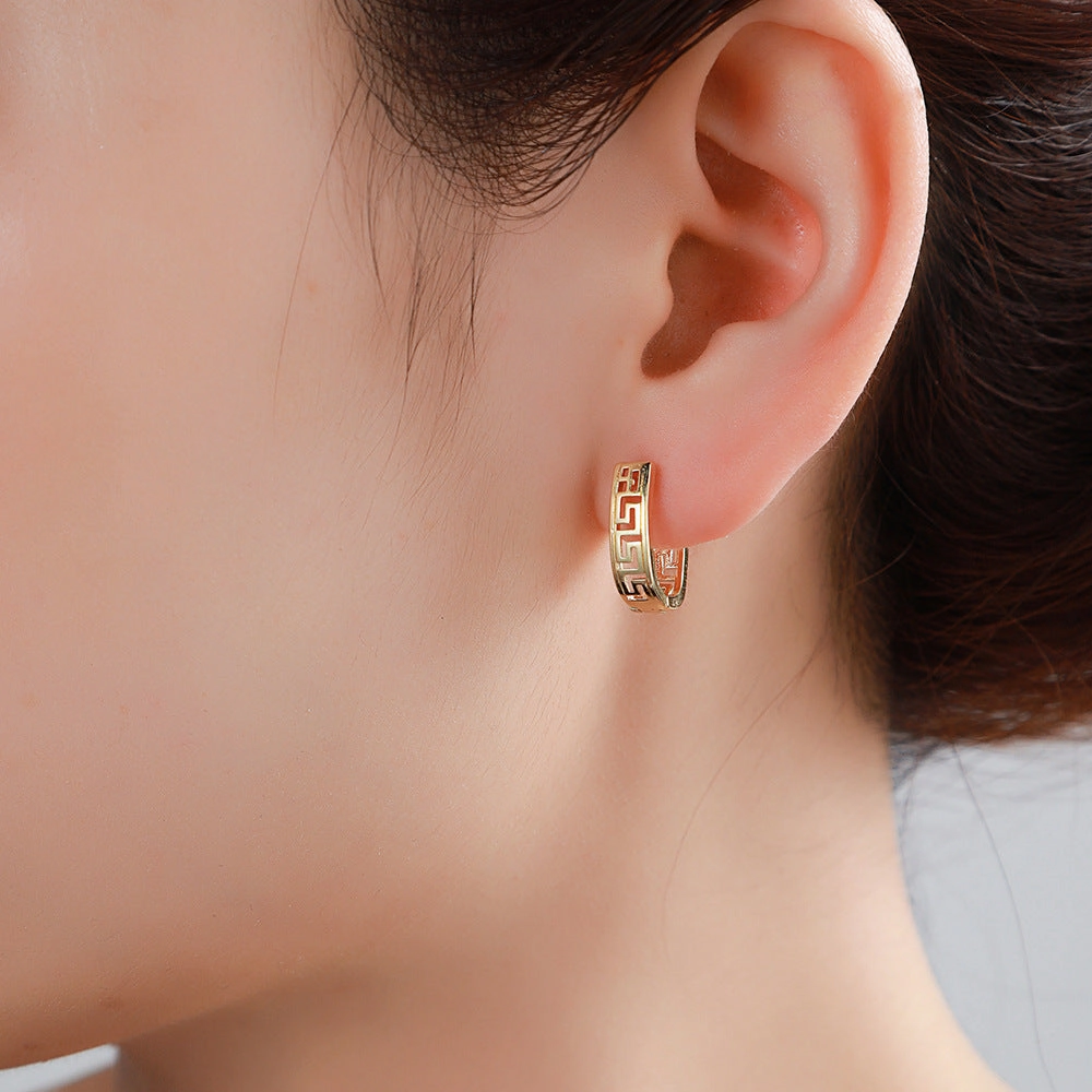 Wholesale U-shaped Hollow Pattern Copper Gold-plated Earrings