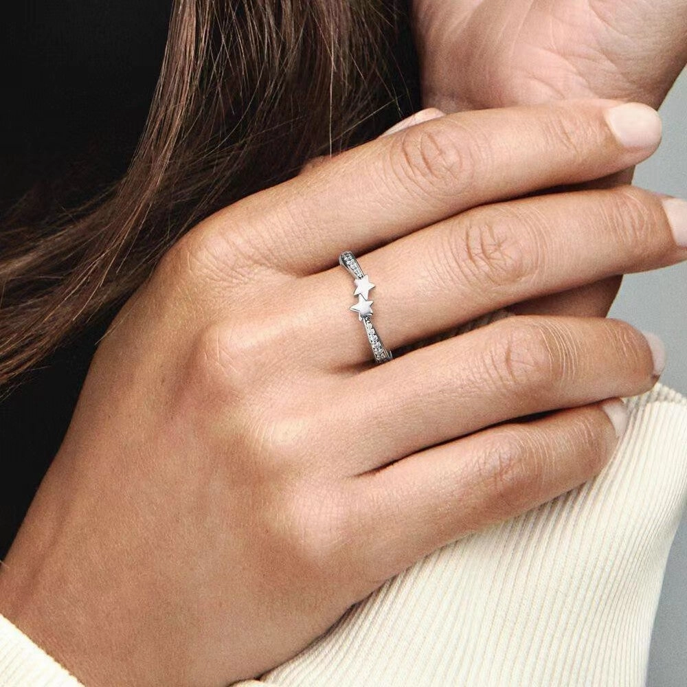 Wholesale Valentine's Day silver-plated shining meteor row Diamond elegant five-pointed star ring