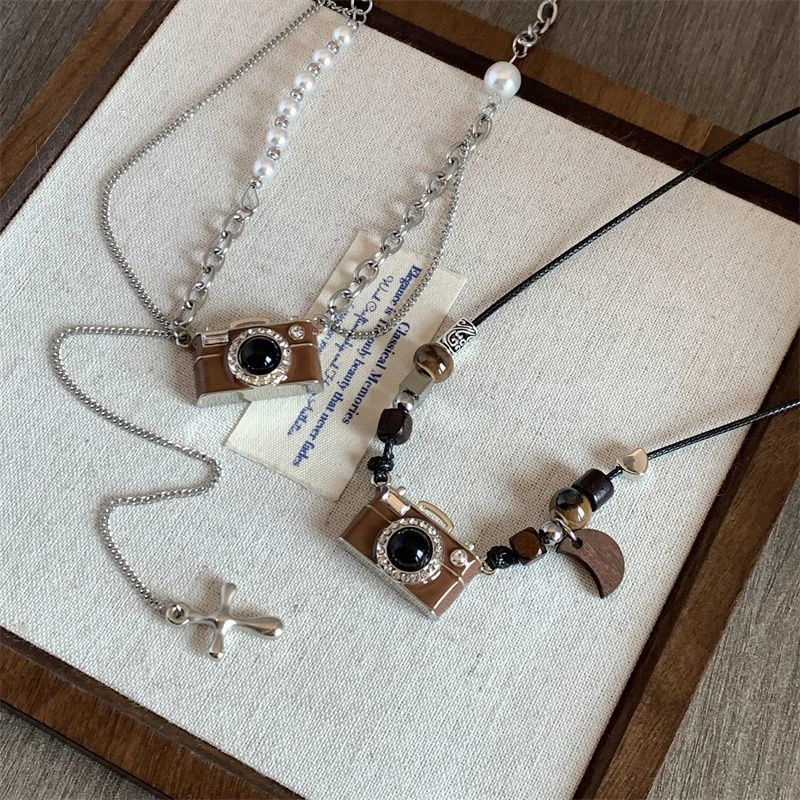 Wholesale Vintage Brown Camera Pearl Necklace Sweater Chain