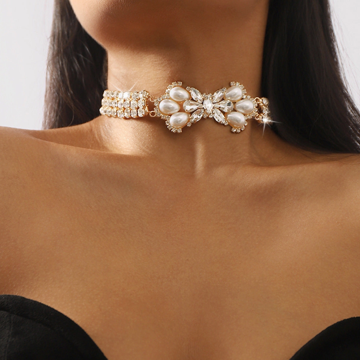Wholesale Vintage Diamond Pearl Bow Necklace