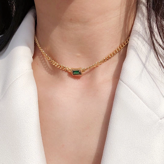 Wholesale Vintage Emerald Clavicle Brass Necklaces