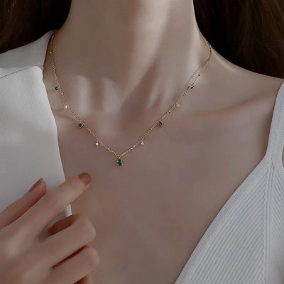 Wholesale Vintage Emerald Gold Plated Clavicle Necklace