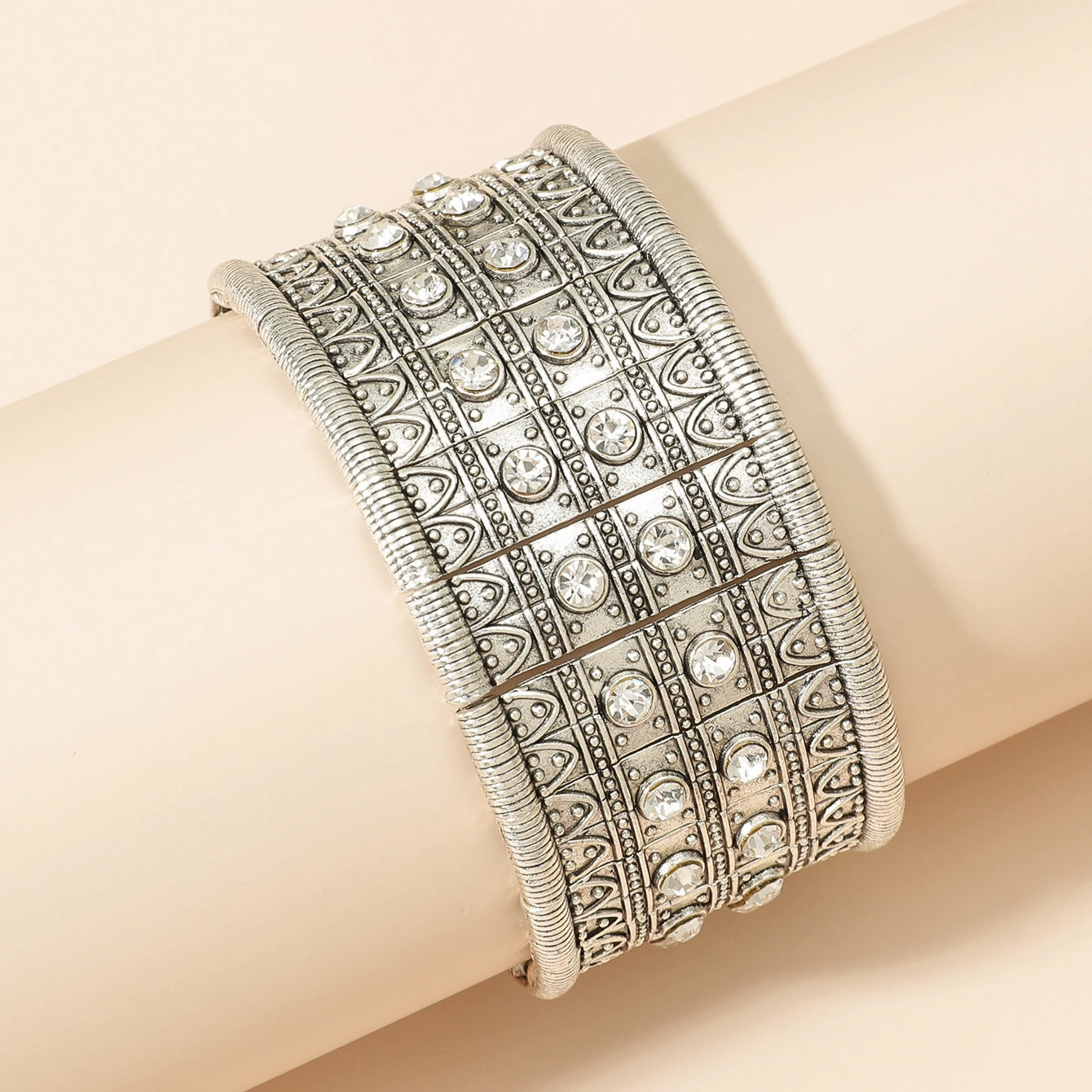 Wholesale Vintage Ethnic Style Handmade Holiday Style Exaggerated Alloy Bracelet