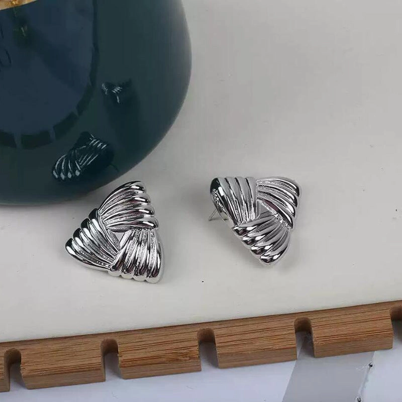 Wholesale Vintage Feather Ruffles Gold Stripe Triangle Earrings