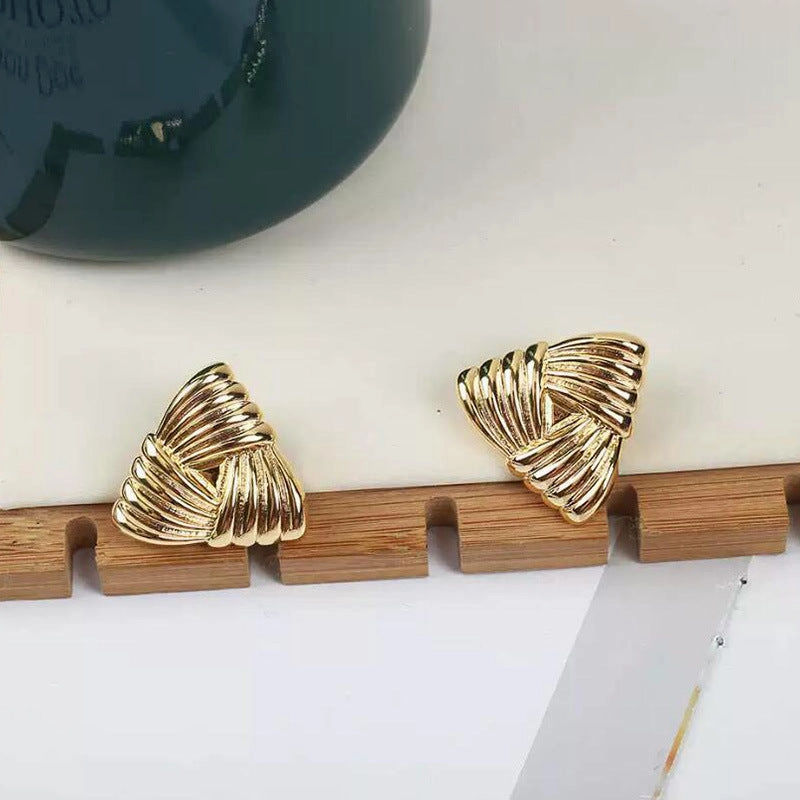 Wholesale Vintage Feather Ruffles Gold Stripe Triangle Earrings
