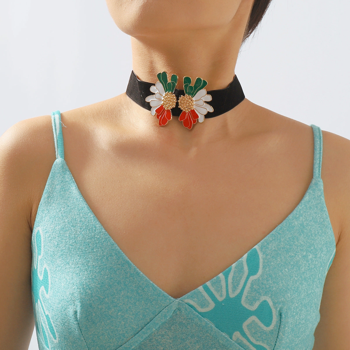 Wholesale Vintage Flower Flocking Oil Drop Clavicle Necklace