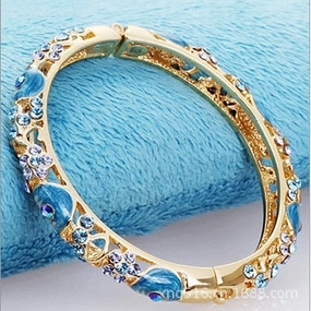 Wholesale Vintage gold-plated diamond colored bracelet