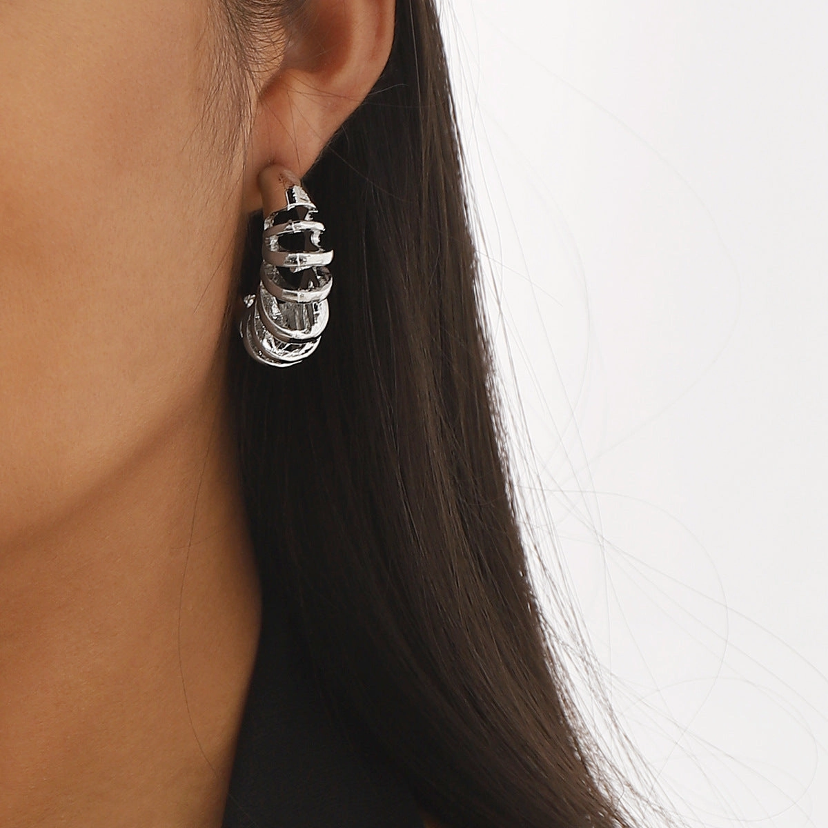 Wholesale Vintage Hollow C-Shaped Thread Spring Earrings