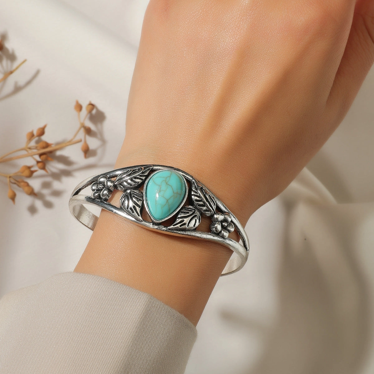 Wholesale Vintage Inlaid Resin Marquise Stretch Bracelet