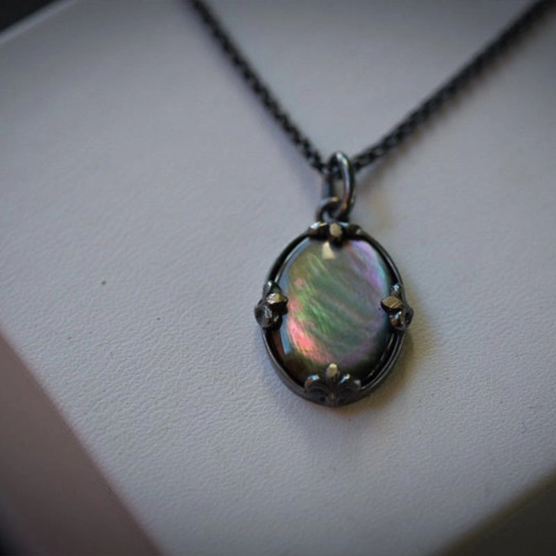 Wholesale Vintage Oval Inlaid Cat's Eye Stone Pendant Clavicle Chain